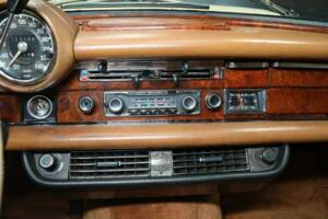 Afbeelding 21/50 van Mercedes-Benz 280 SE (1969)
