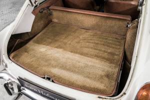 Imagen 41/50 de MG MGB GT (1974)