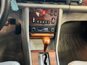 Image 14/64 of Mercedes-Benz 280 SE (1983)