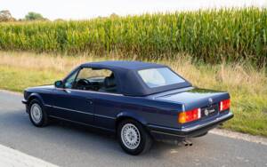 Immagine 33/35 di BMW 320i (1988)