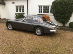Image 9/18 de Jaguar XK 150 FHC (1960)