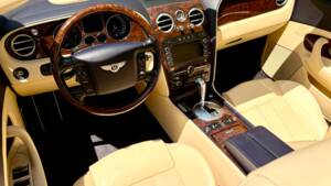 Bild 10/19 von Bentley Continental GTC (2006)