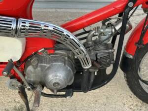 Image 3/12 of Honda CD 90 (1968)