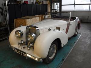 Image 21/24 de Triumph 2000 Roadster (1948)