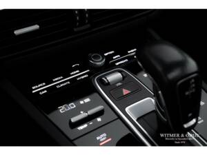 Image 29/37 of Porsche Cayenne E-Hybrid (2018)