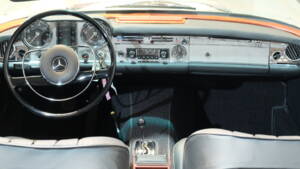 Image 17/35 of Mercedes-Benz 230 SL (1964)