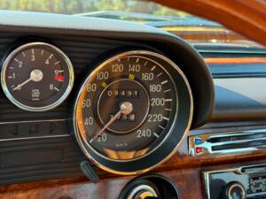 Image 30/39 of Mercedes-Benz 300 SEL 6.3 (1970)