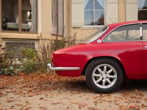 Image 16/28 of Alfa Romeo 2000 GT Veloce (1972)