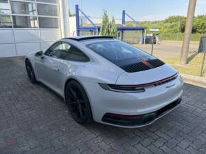 Image 3/12 of Porsche 911 Carrera (2023)