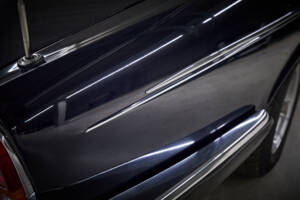 Image 30/97 of Daimler Double Six (1994)