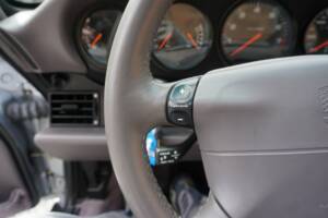Image 15/20 of Porsche 911 Carrera (1996)