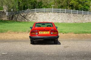 Image 16/25 of Alfa Romeo GTV 6 2.5 (1984)