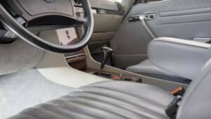 Image 19/29 of Mercedes-Benz 560 SL (1987)