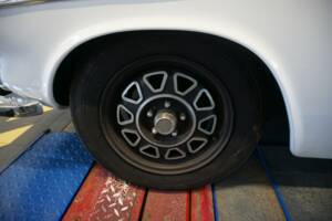 Image 24/33 of Volvo 1800 ES (1972)