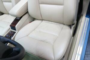 Bild 12/30 von Mercedes-Benz 300 CE-24 (1993)