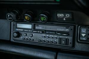 Immagine 35/41 di Porsche 911 Carrera 3.2 (1988)