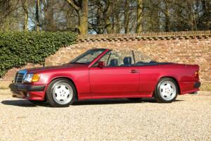 Bild 36/50 von Mercedes-Benz 300 CE-24 3.4 AMG (1993)