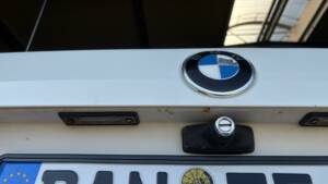 Image 22/29 of BMW 320i (1988)