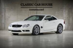 Image 19/99 de Mercedes-Benz SL 55 AMG (2005)