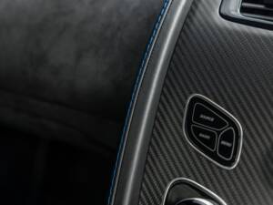 Image 61/65 of Aston Martin Vantage GT8 (2017)