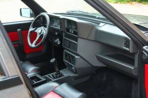 Afbeelding 27/50 van Alfa Romeo 75 3.0 V6 QV (1988)