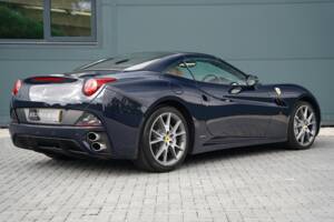Image 5/50 de Ferrari California (2012)