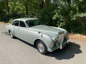 Image 17/50 de Bentley S 3 Continental Flying Spur (1963)