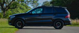 Image 11/49 of Mercedes-Benz ML 63 AMG (2013)