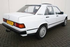 Image 2/12 of Mercedes-Benz 190 D (1986)