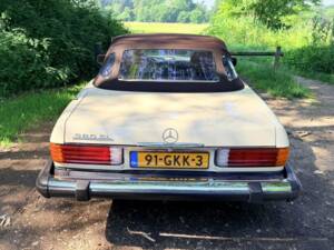 Image 7/8 de Mercedes-Benz 380 SL (1983)