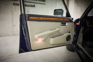 Image 57/97 of Daimler Double Six (1994)