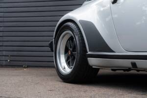 Image 63/68 of Porsche 911 Speedster 3.2 (1989)