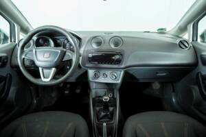 Immagine 6/44 di SEAT Ibiza 1.2 TDI (2012)