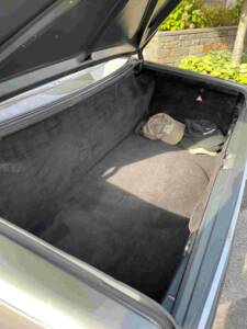 Immagine 23/56 di Mercedes-Benz 500 SL (1985)