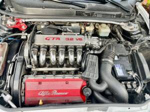 Imagen 9/9 de Alfa Romeo 147 3.2 GTA (2004)