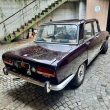 Image 2/8 de Alfa Romeo 2000 Berlina (1973)