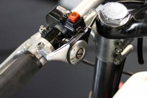 Imagen 50/50 de Yamaha 175 GP Special (1975)