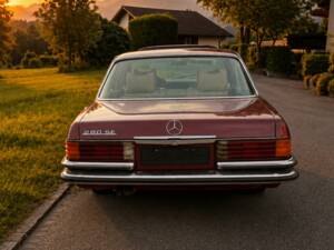 Image 8/8 of Mercedes-Benz 280 SE (1976)
