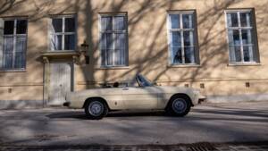 Image 51/58 of Alfa Romeo 2000 Spider Veloce (1977)