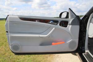 Bild 18/42 von Mercedes-Benz CLK 430 (2002)
