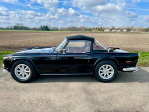 Image 1/25 de Triumph TR 250 (1968)