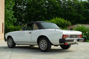 Image 10/50 de FIAT Spider 2000 Pininfarina 50th Anniversary Edition (1981)