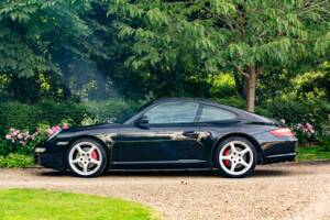 Immagine 35/37 di Porsche 911 Carrera S (2006)