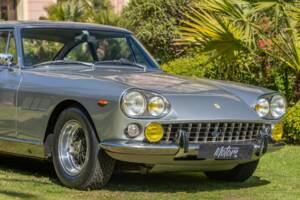 Imagen 42/47 de Ferrari 330 GT 2+2 (1964)