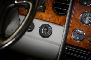 Bild 37/77 von Bentley Azure (2001)