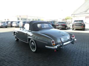 Image 6/30 de Mercedes-Benz 190 SL (1961)