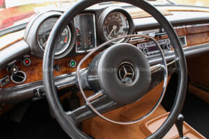 Bild 18/35 von Mercedes-Benz 280 SE 3,5 (1970)