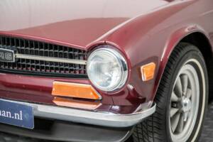Image 22/50 of Triumph TR 6 PI (1969)