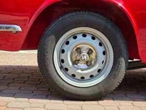Image 27/45 of Alfa Romeo Giulia GT 1300 Junior (1973)