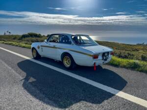 Image 8/99 of Alfa Romeo Giulia 1750 GT Am (1971)